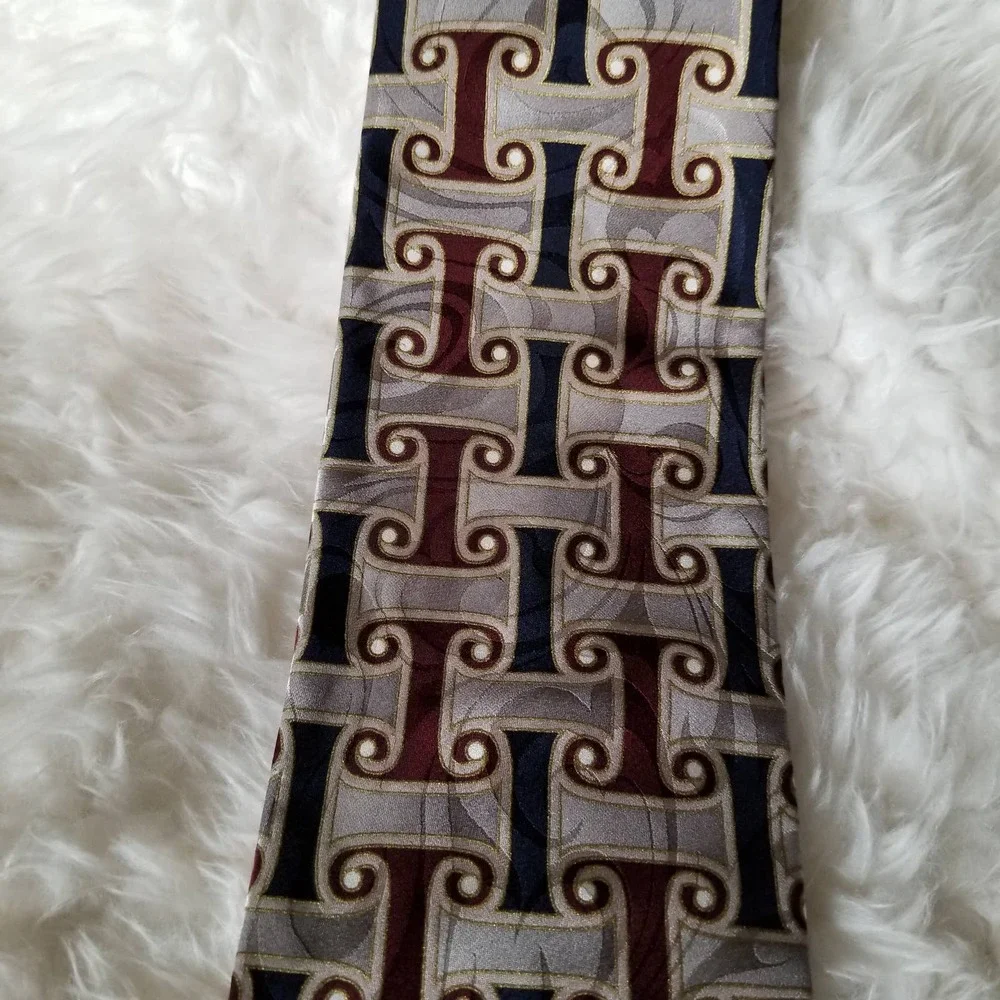 Vtg 90s Geoffrey Beene silk necktie geometric classic business tie 64 length